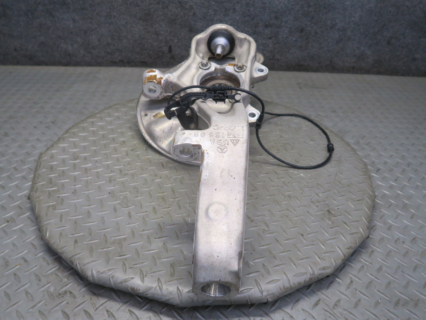2013-2019 Mercedes X166 GLS450 Front Left Driver Side Spindle Knuckle Wheel Hub