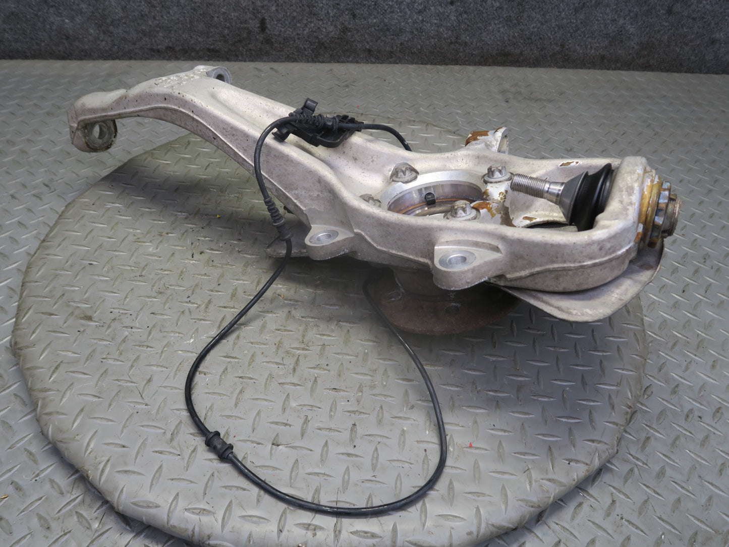 2013-2019 Mercedes X166 GLS450 Front Left Driver Side Spindle Knuckle Wheel Hub