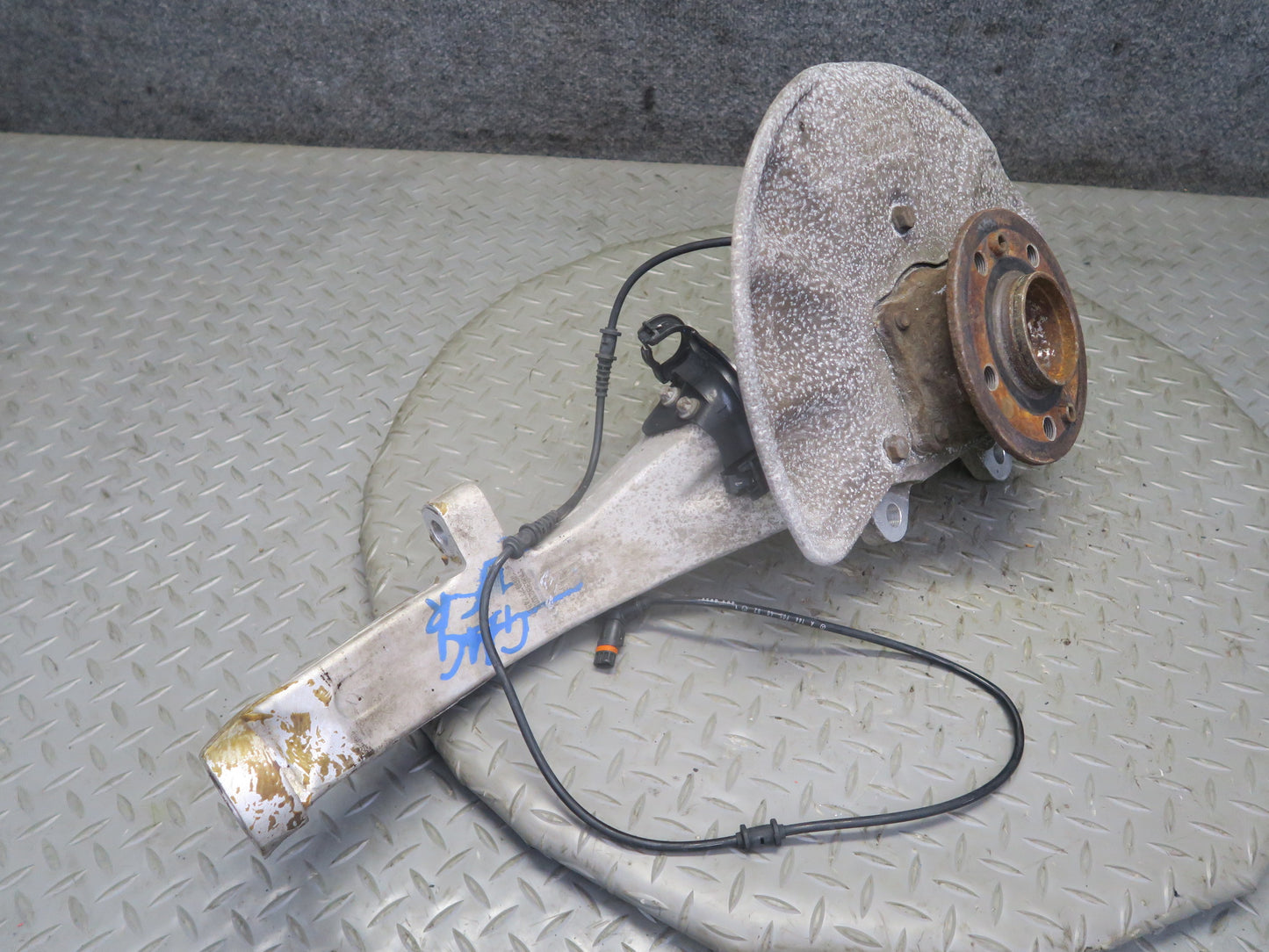 2013-2019 Mercedes X166 GLS450 Front Right Pass Side Spindle Knuckle Wheel Hub