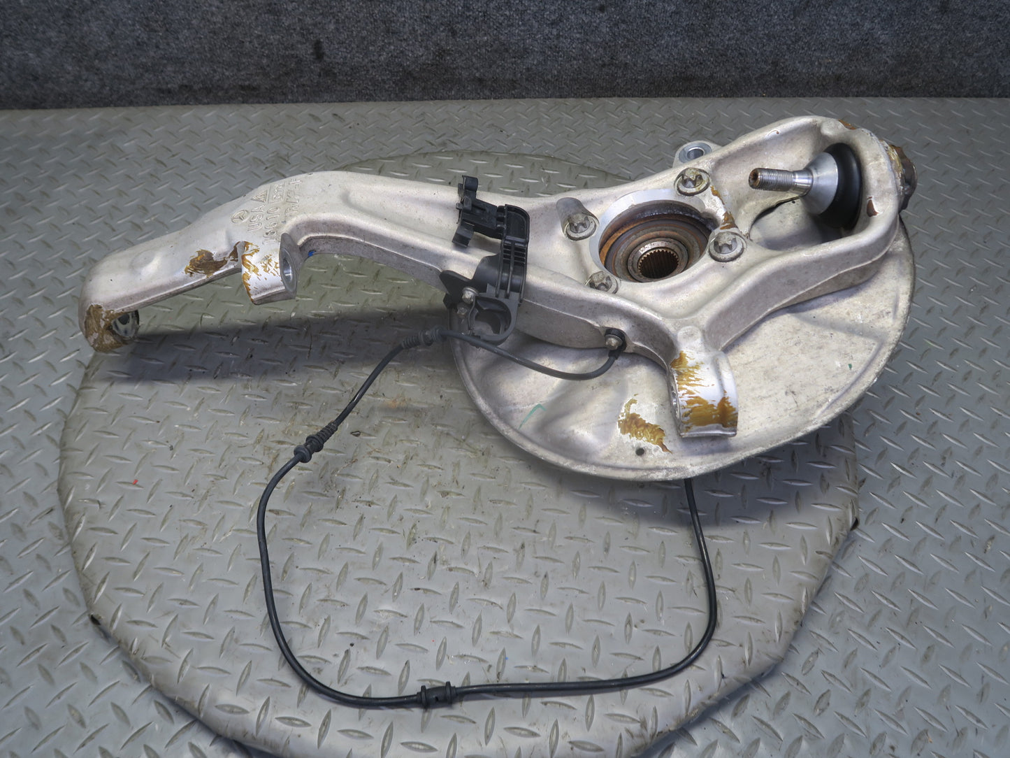 2013-2019 Mercedes X166 GLS450 Front Right Pass Side Spindle Knuckle Wheel Hub
