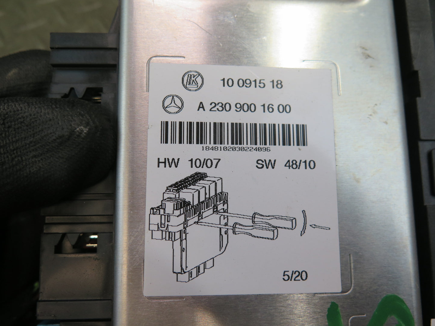 03-12 Mercedes R230 SL550 Front Right SAM Fuse Relay Box Module 2309001600 OEM