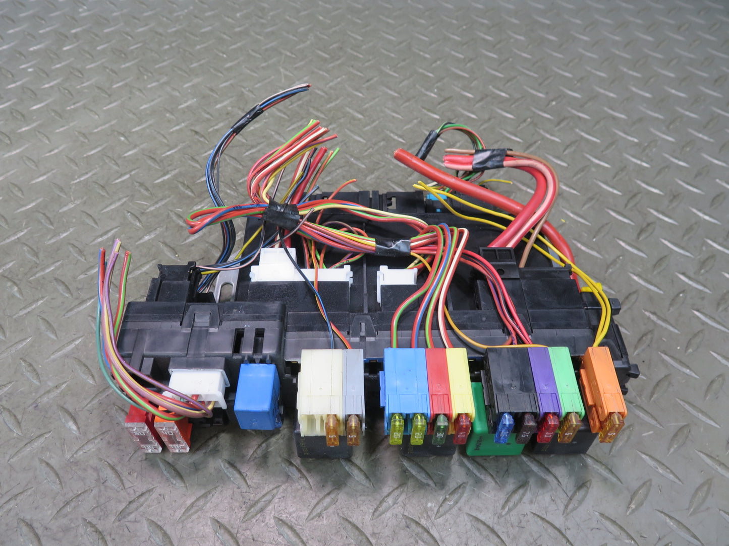 03-12 Mercedes R230 SL550 Front Right SAM Fuse Relay Box Module 2309001600 OEM