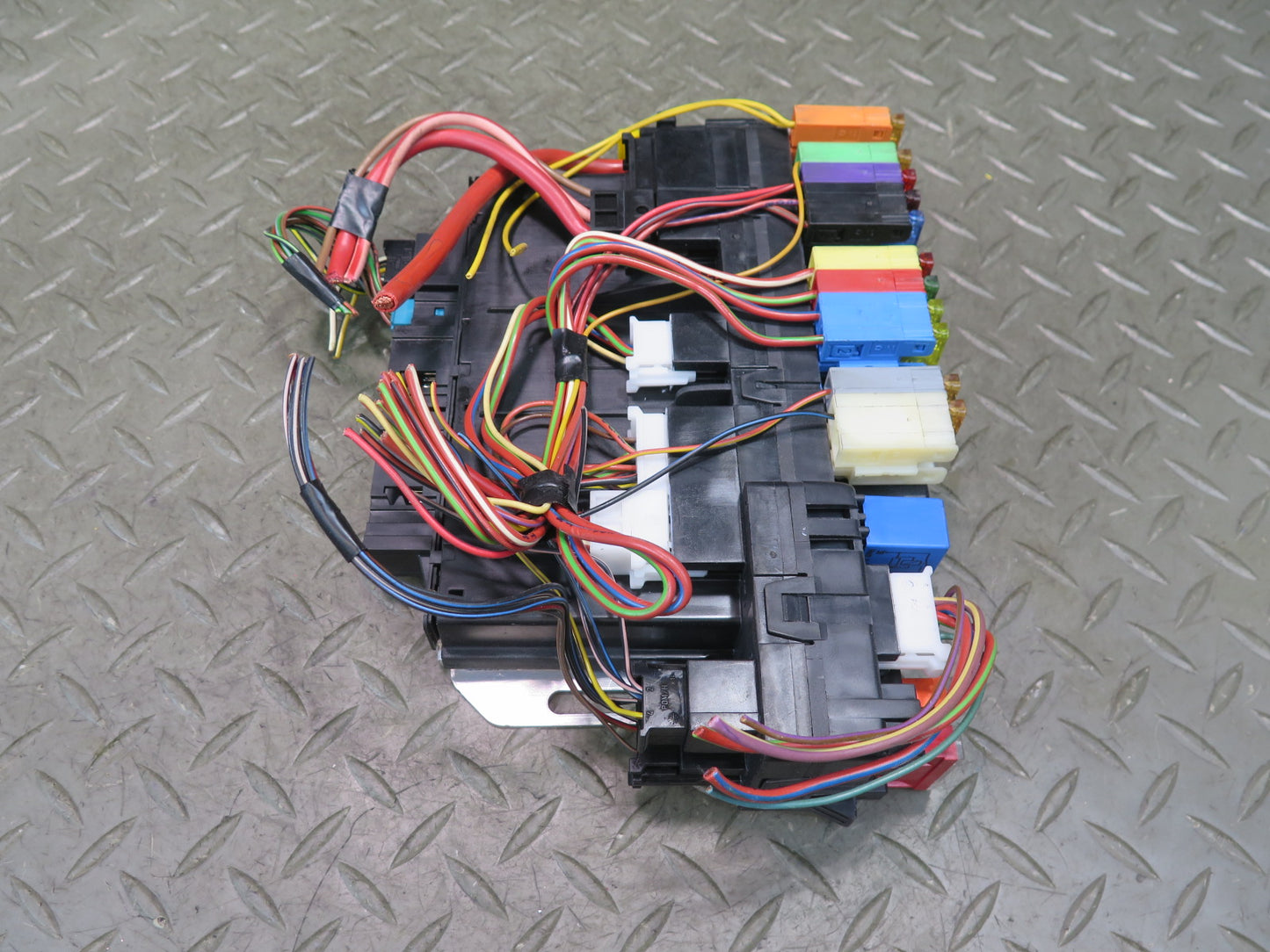 03-12 Mercedes R230 SL550 Front Right SAM Fuse Relay Box Module 2309001600 OEM