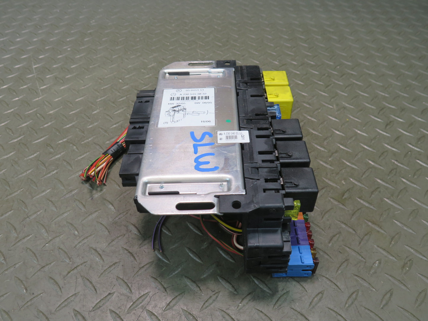 03-12 Mercedes R230 SL550 Front Left SAM Fuse Box Control Module 2305453832 OEM