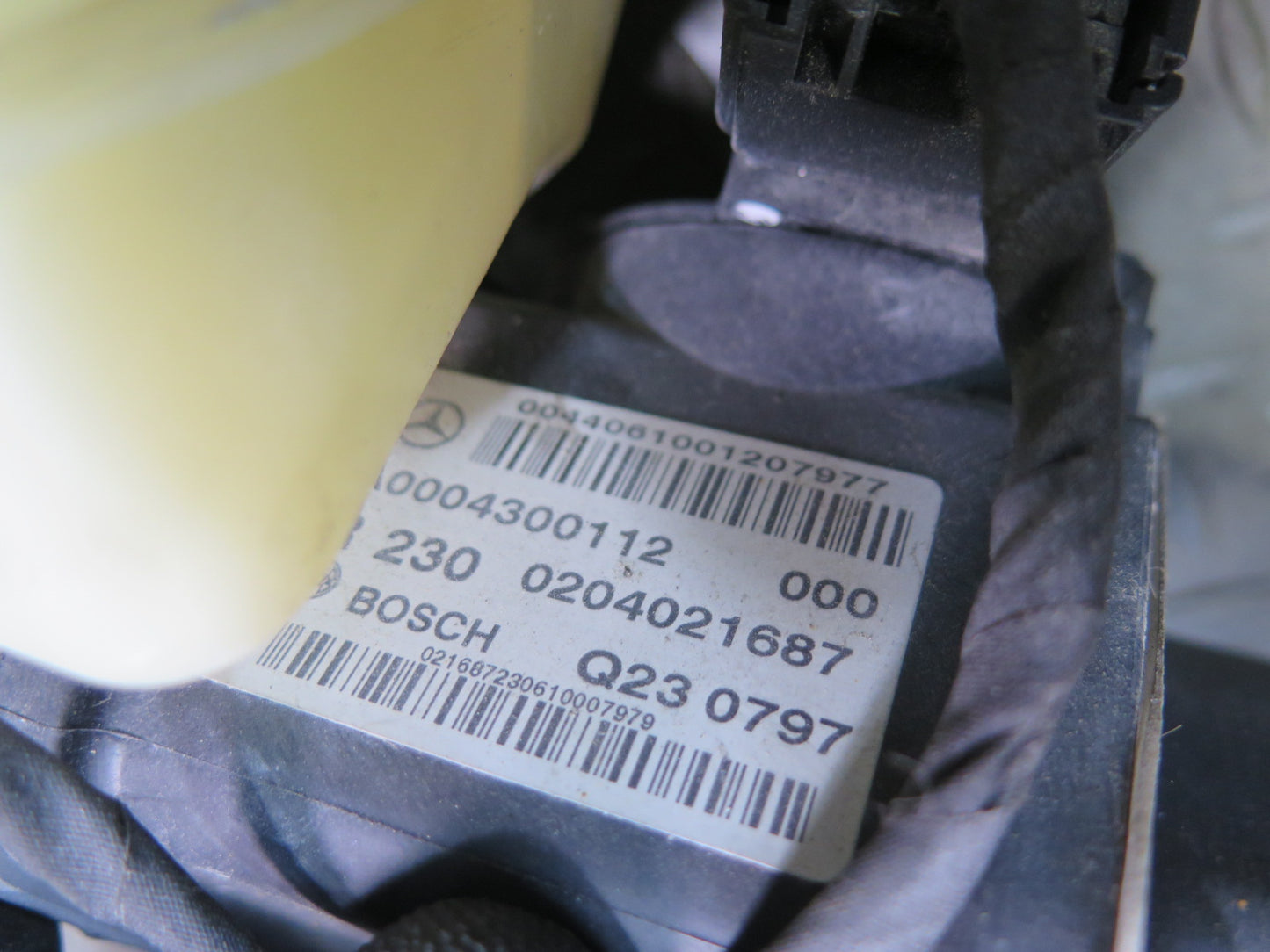 07-08 Mercedes R230 SL550 Brake Master Cylinder Booster w Fluid Reservoir OEM