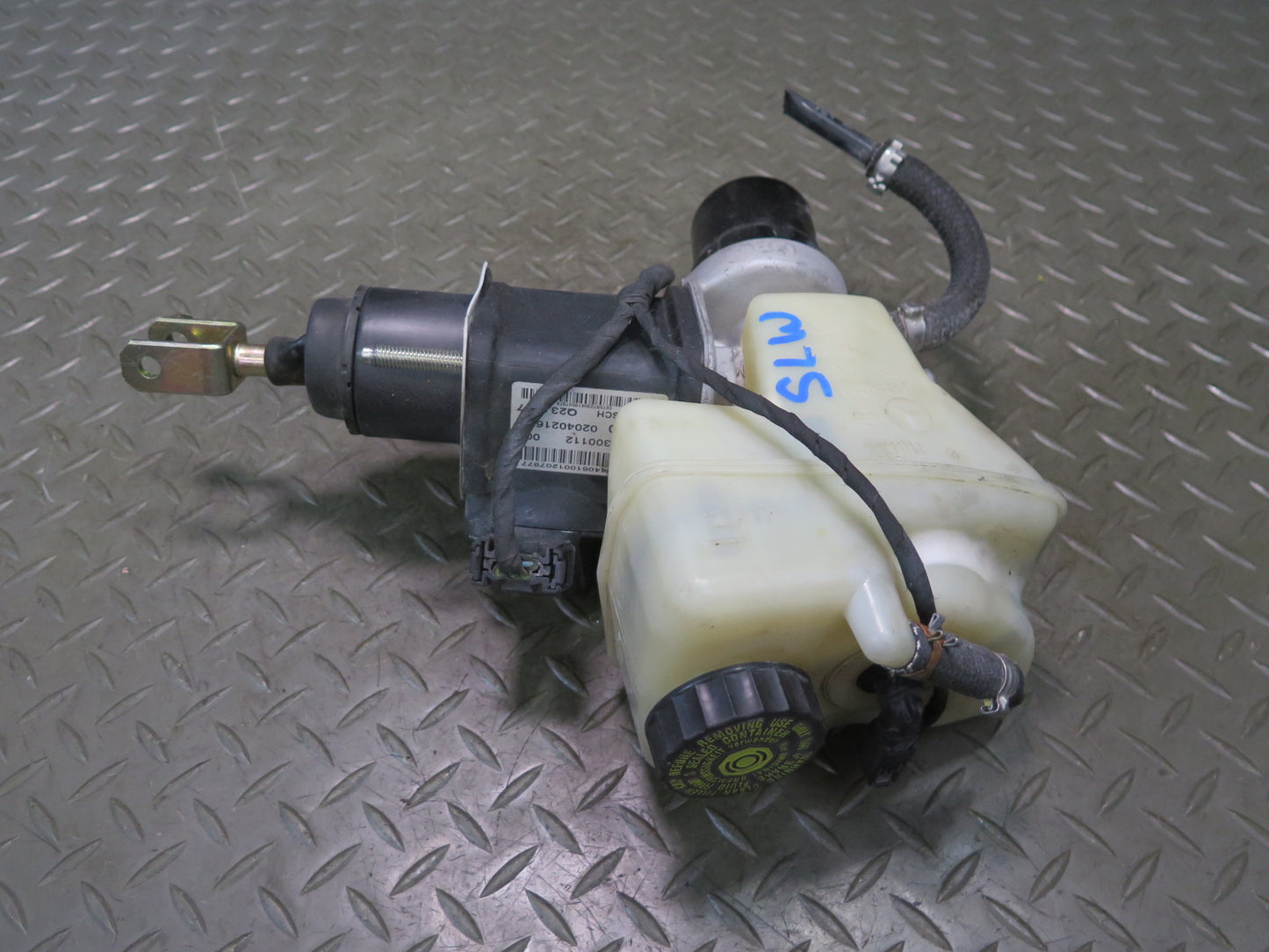 07-08 Mercedes R230 SL550 Brake Master Cylinder Booster w Fluid Reservoir OEM