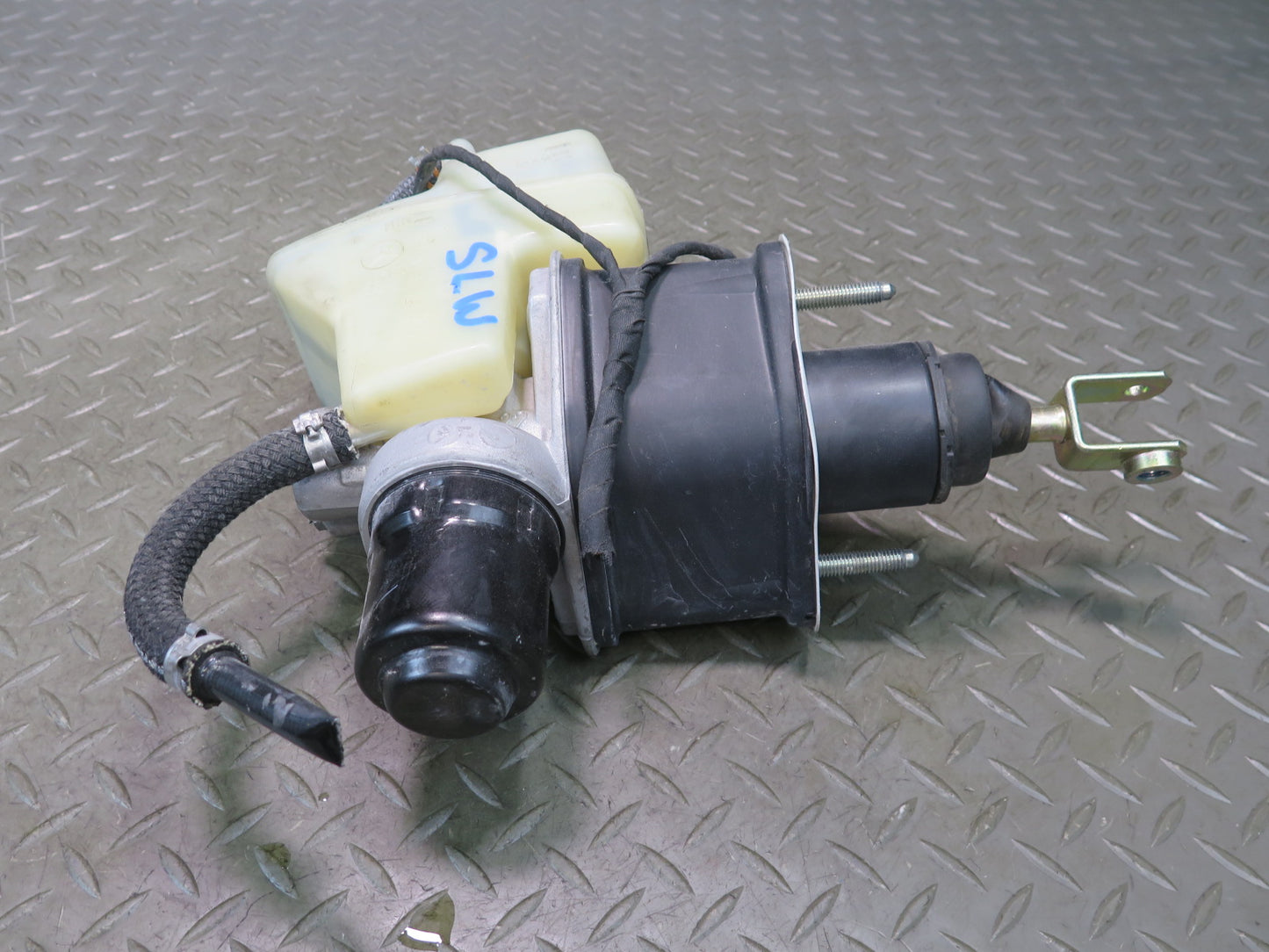 07-08 Mercedes R230 SL550 Brake Master Cylinder Booster w Fluid Reservoir OEM