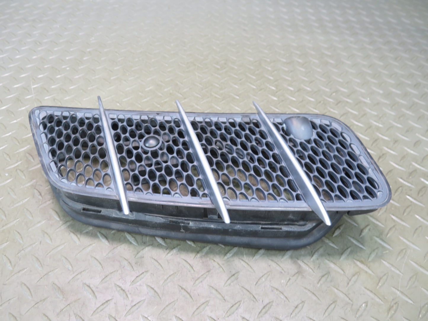 03-12 Mercedes R230 Sl-class Set of 2 Front Hood Vent Grille w Spray Jets OEM