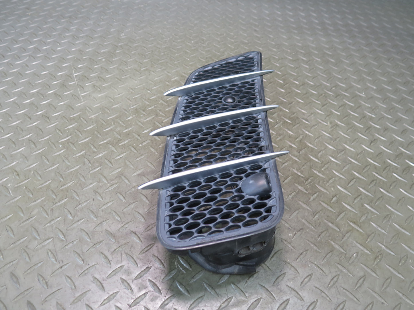 03-12 Mercedes R230 Sl-class Set of 2 Front Hood Vent Grille w Spray Jets OEM