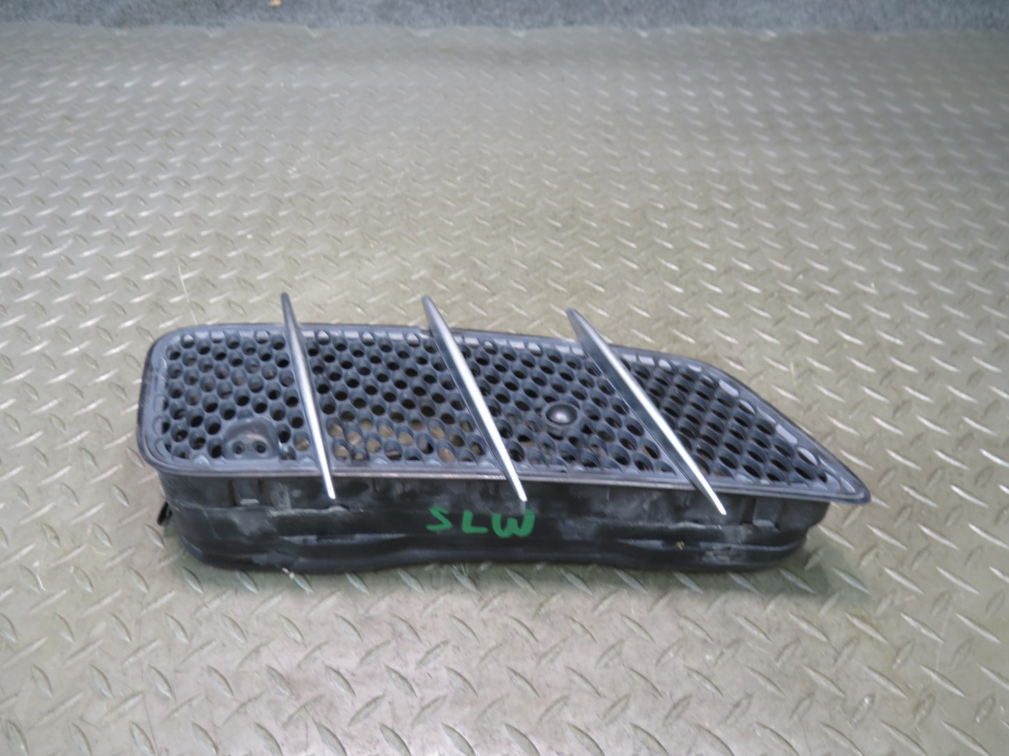 03-12 Mercedes R230 Sl-class Set of 2 Front Hood Vent Grille w Spray Jets OEM