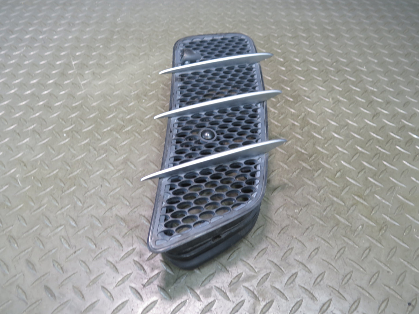 03-12 Mercedes R230 Sl-class Set of 2 Front Hood Vent Grille w Spray Jets OEM