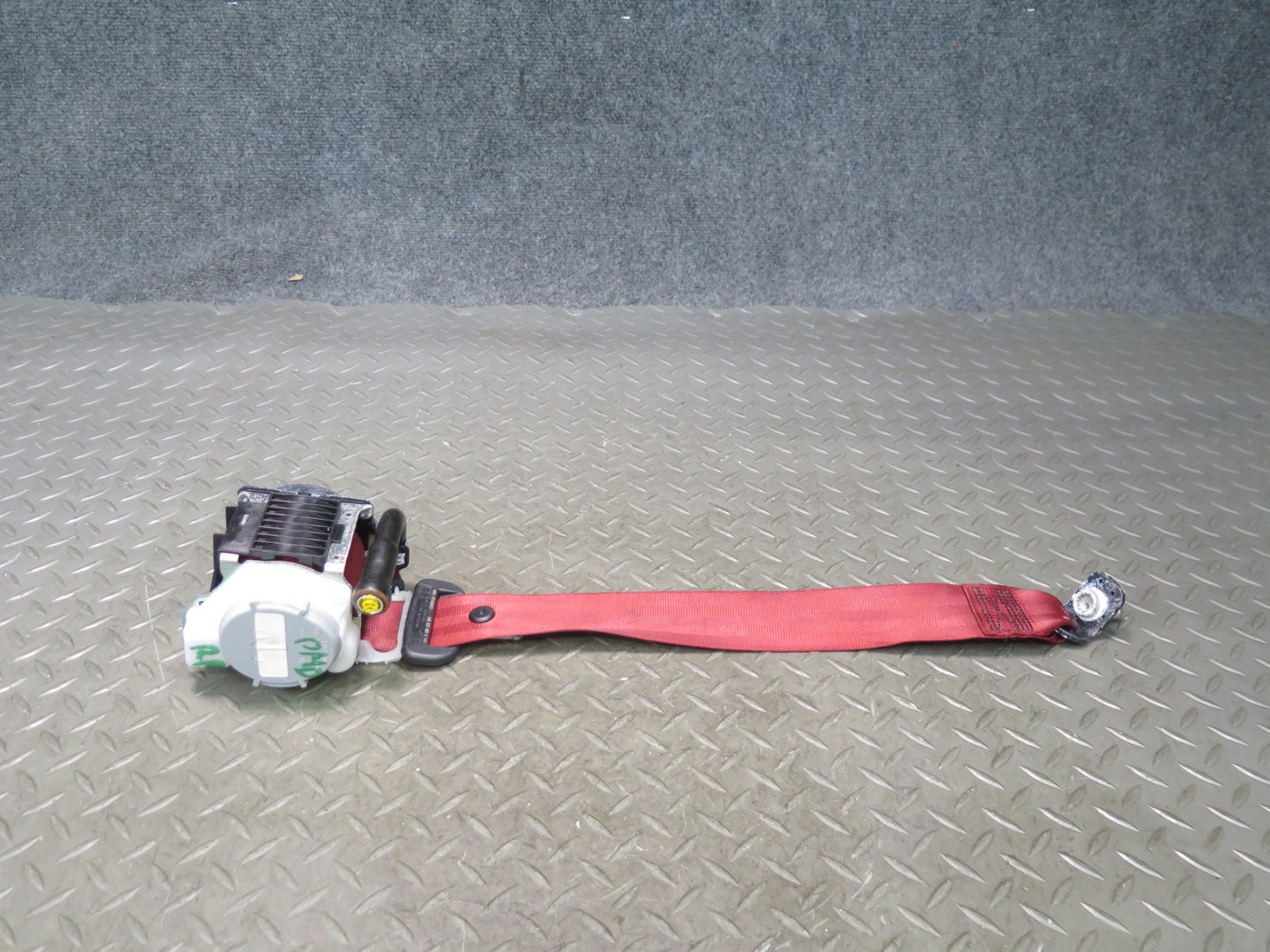 15-18 PORSCHE MACAN REAR RIGHT & LEFT SIDE SEATBELT RETRACTOR SET OEM