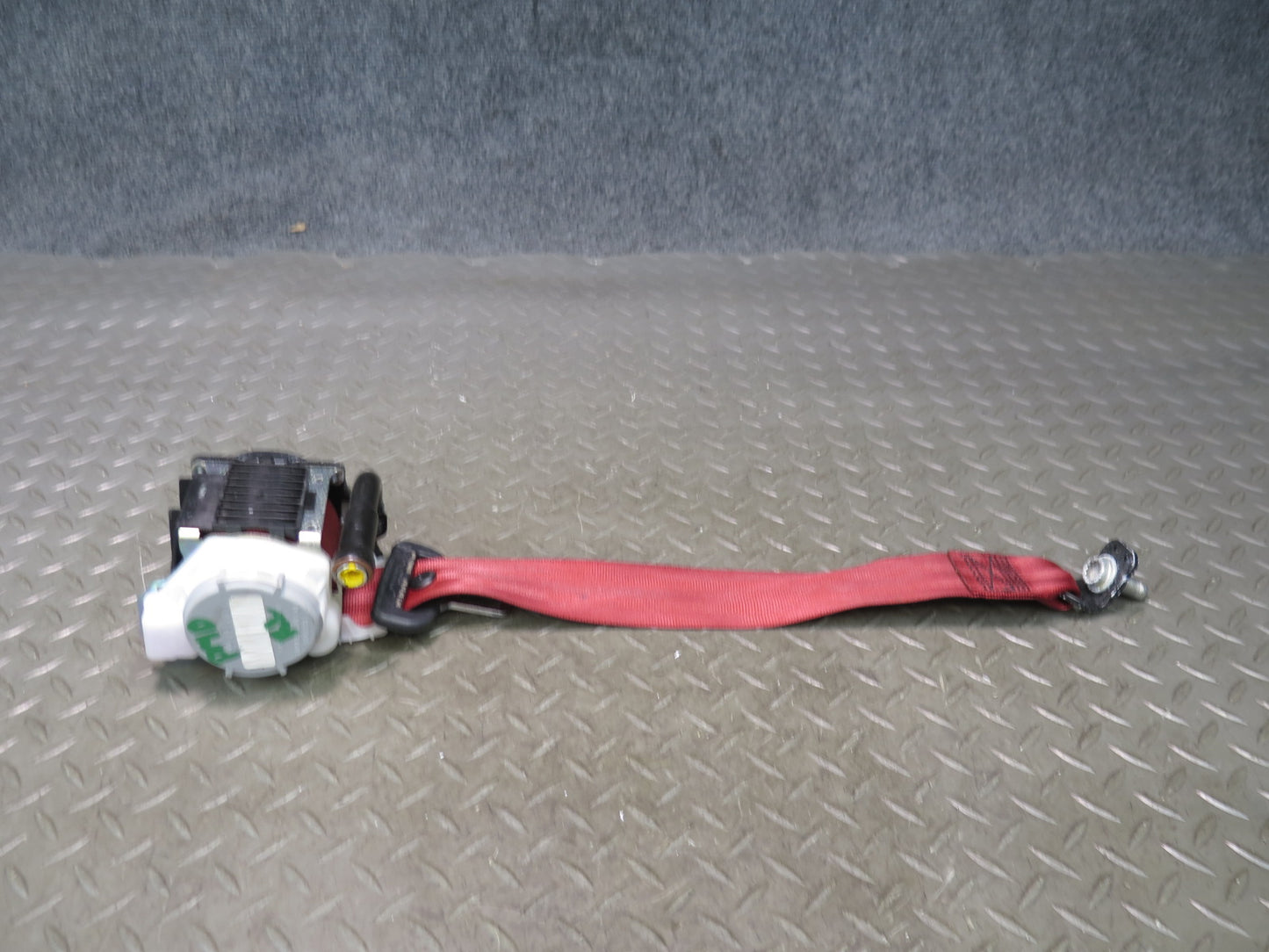 15-18 PORSCHE MACAN REAR RIGHT & LEFT SIDE SEATBELT RETRACTOR SET OEM