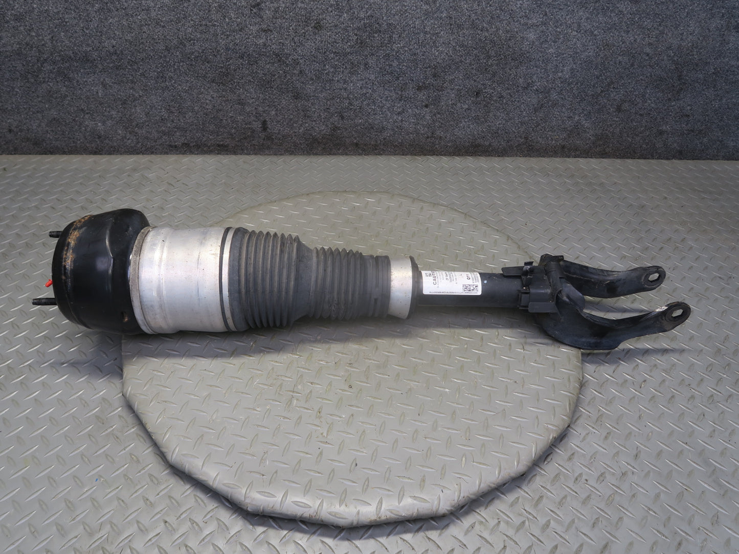 2013-2019 Mercedes X166 GLS450 Front Right Side Air Shock Strut Absorber
