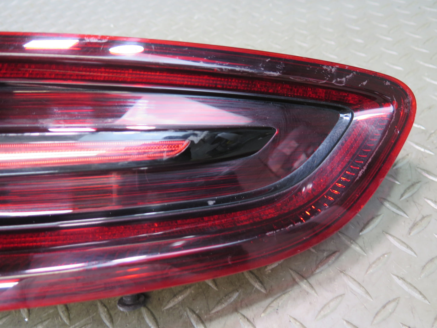 2015-2018 Porsche Macan Rear Right Tail Light Lamp 95B945096C