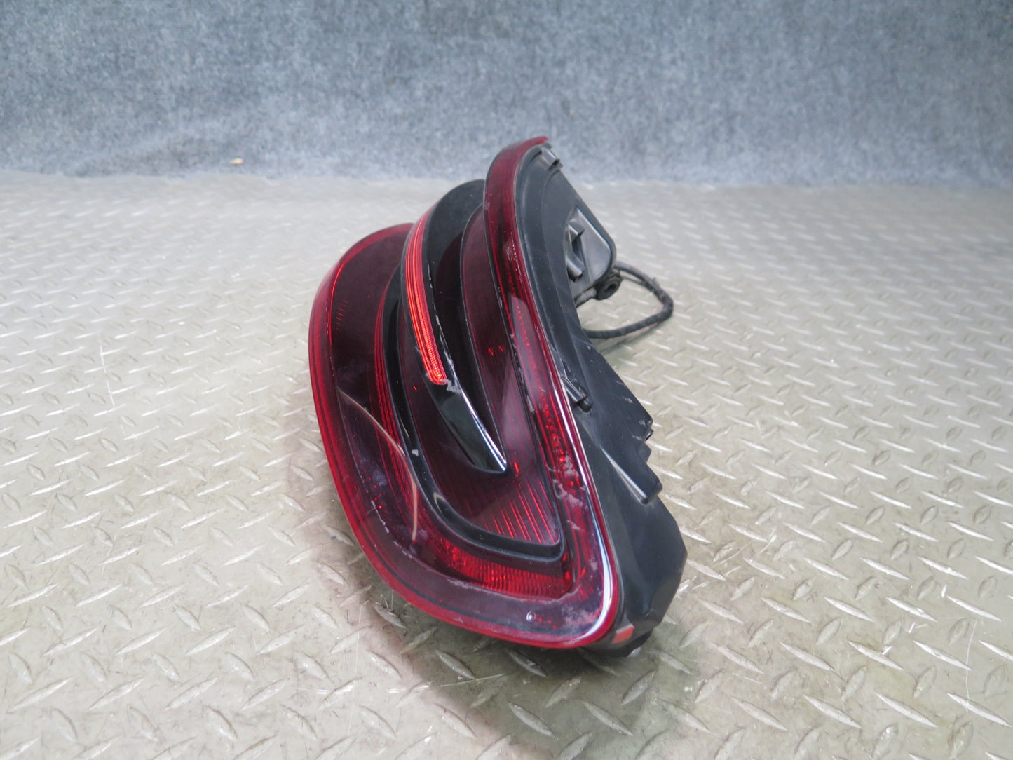 2015-2018 Porsche Macan Rear Right Tail Light Lamp 95B945096C