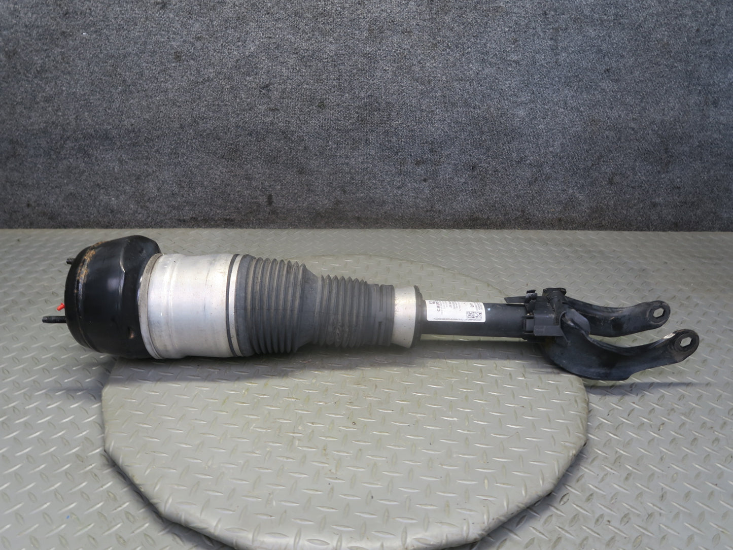 2013-2019 Mercedes X166 GLS450 Front Right Side Air Shock Strut Absorber