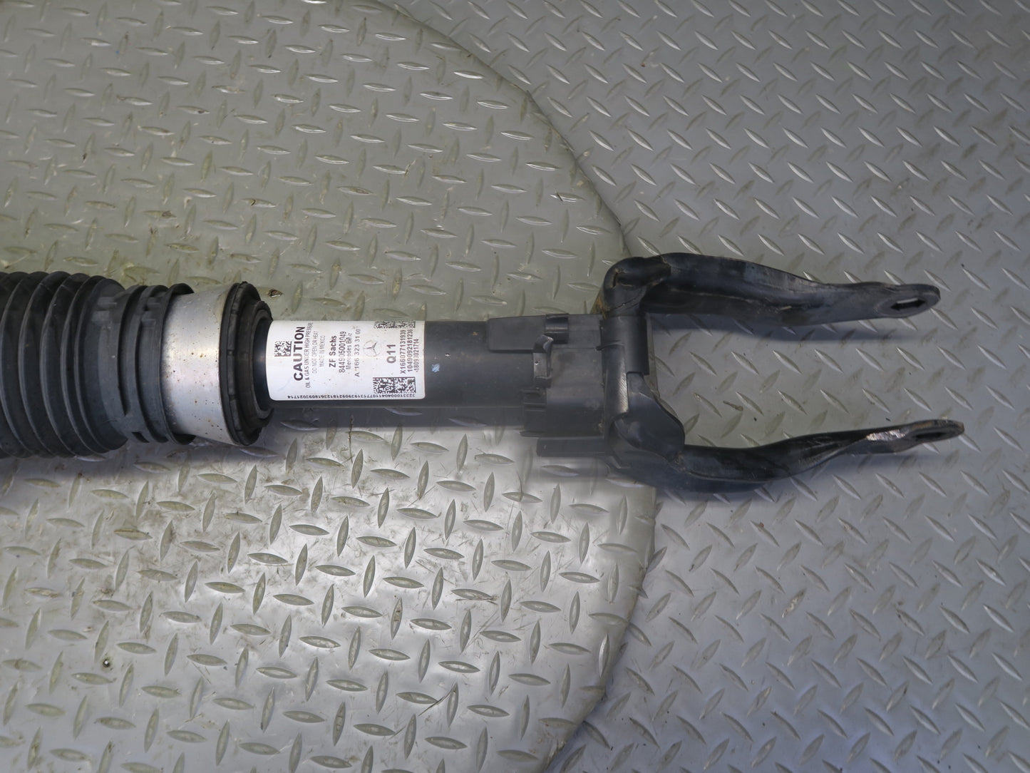 2013-2019 Mercedes X166 GLS450 Front Right Side Air Shock Strut Absorber