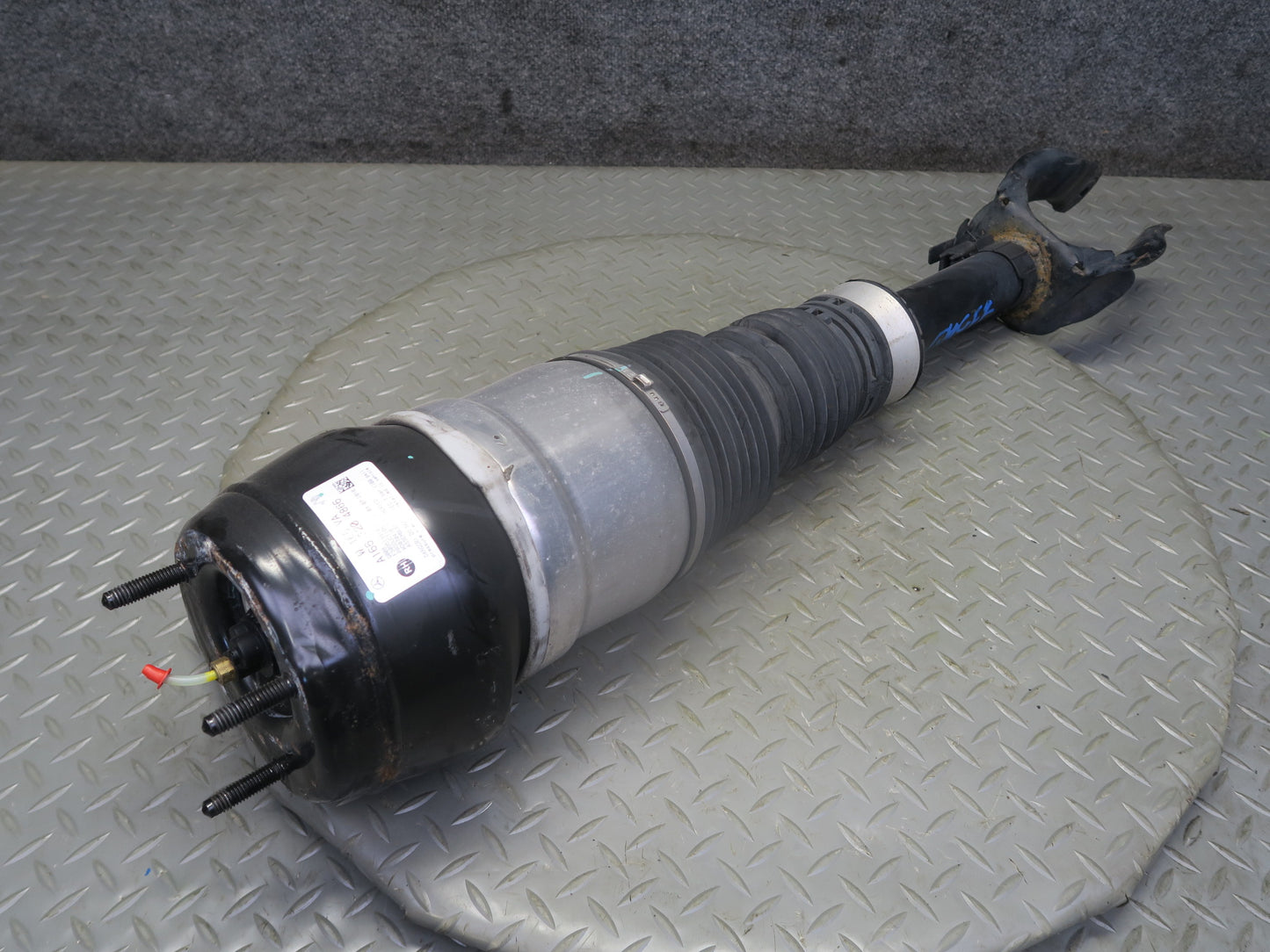 2013-2019 Mercedes X166 GLS450 Front Right Side Air Shock Strut Absorber