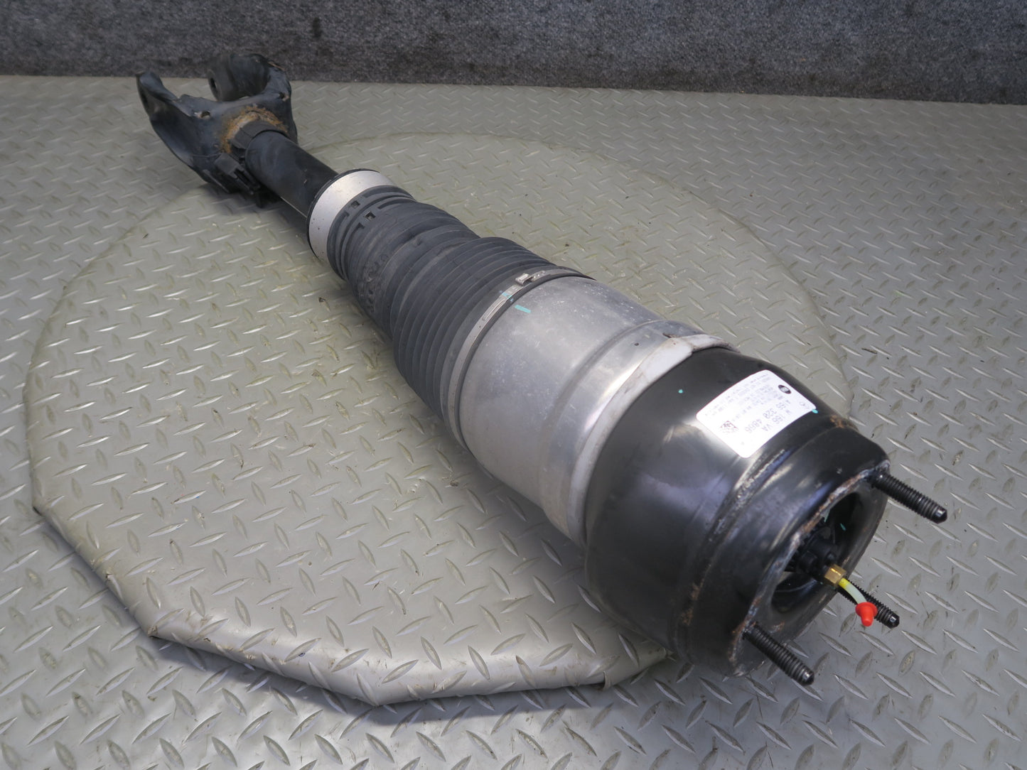 2013-2019 Mercedes X166 GLS450 Front Right Side Air Shock Strut Absorber