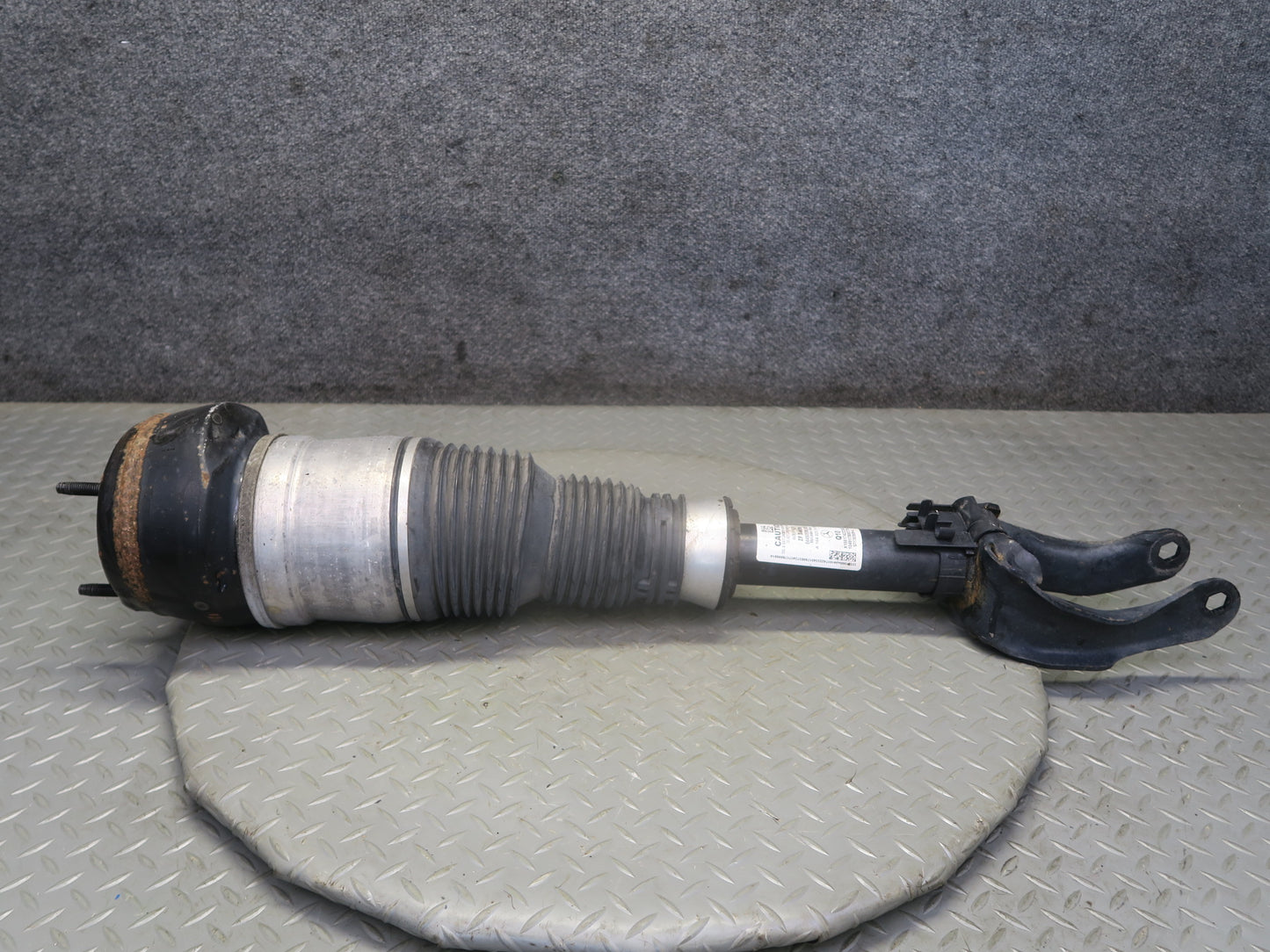 2013-2019 Mercedes X166 GLS450 Front Left Side Air Shock Strut Absorber