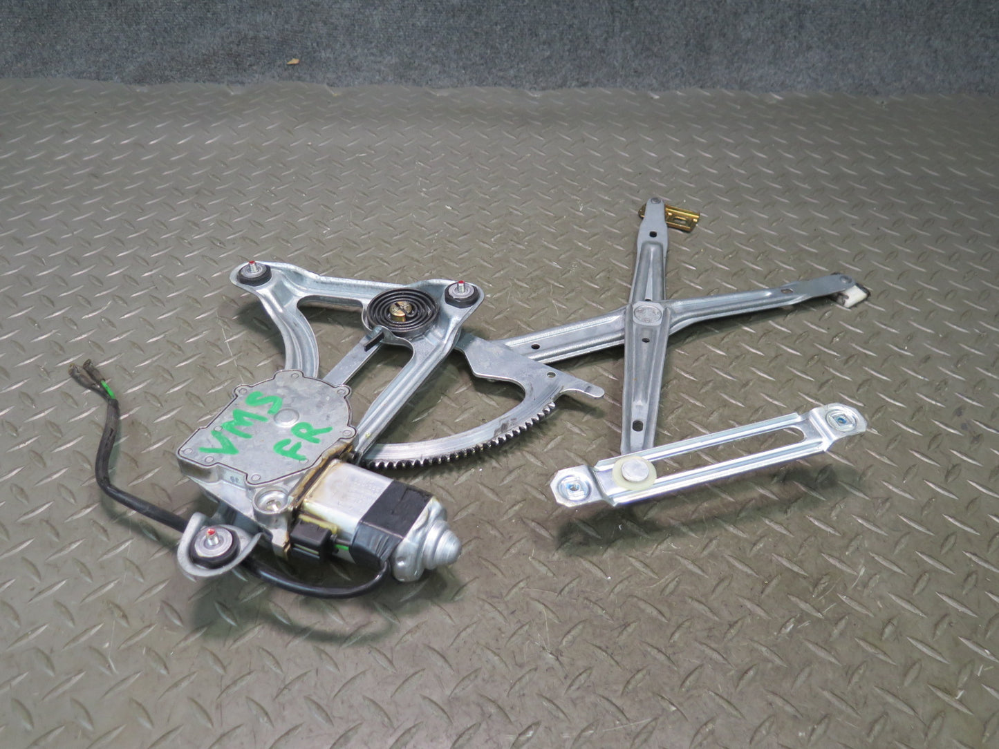 86-91 Mercedes W126 560SEL Sedan Front Right Door Window Regulator w Motor OEM
