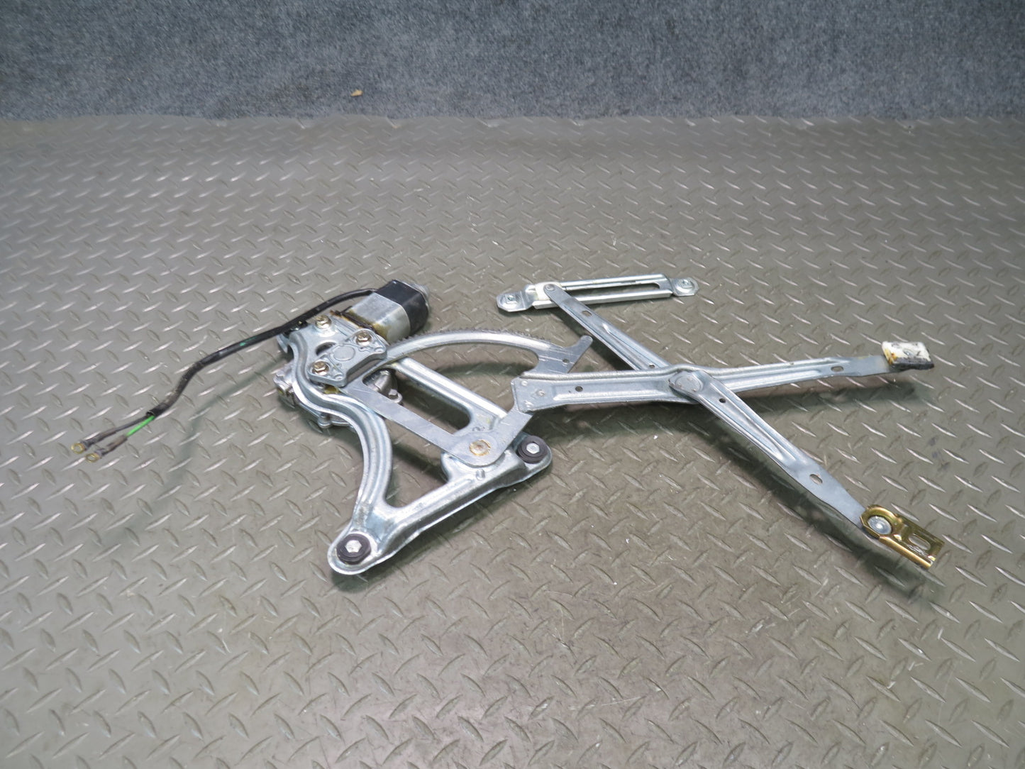 86-91 Mercedes W126 560SEL Sedan Front Right Door Window Regulator w Motor OEM