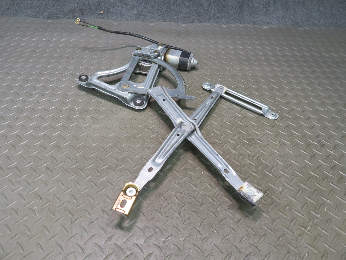 86-91 Mercedes W126 560SEL Sedan Front Right Door Window Regulator w Motor OEM