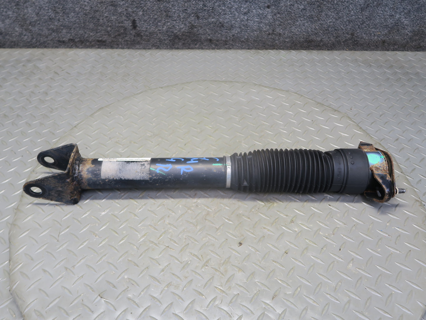 2013-2019 Mercedes X166 GLS450 Rear Left & Right Side Shock Strut Absorber Set