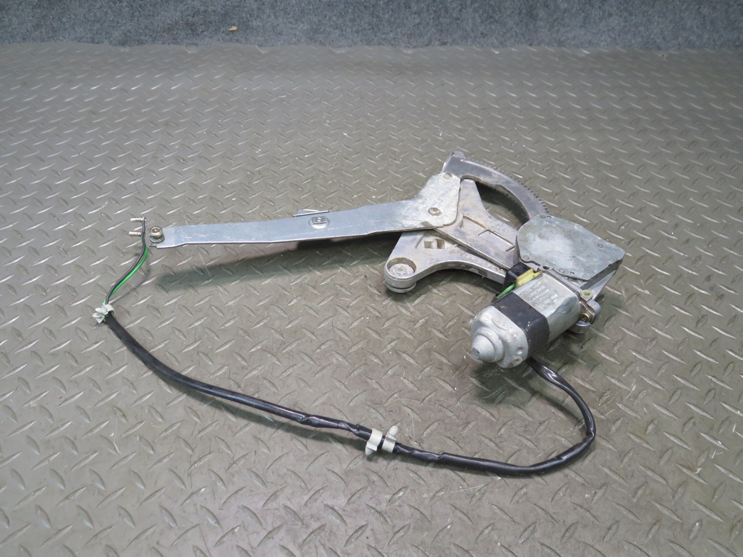 86-91 Mercedes W126 560SEL Sedan Rear Right Door Window Regulator w Motor OEM