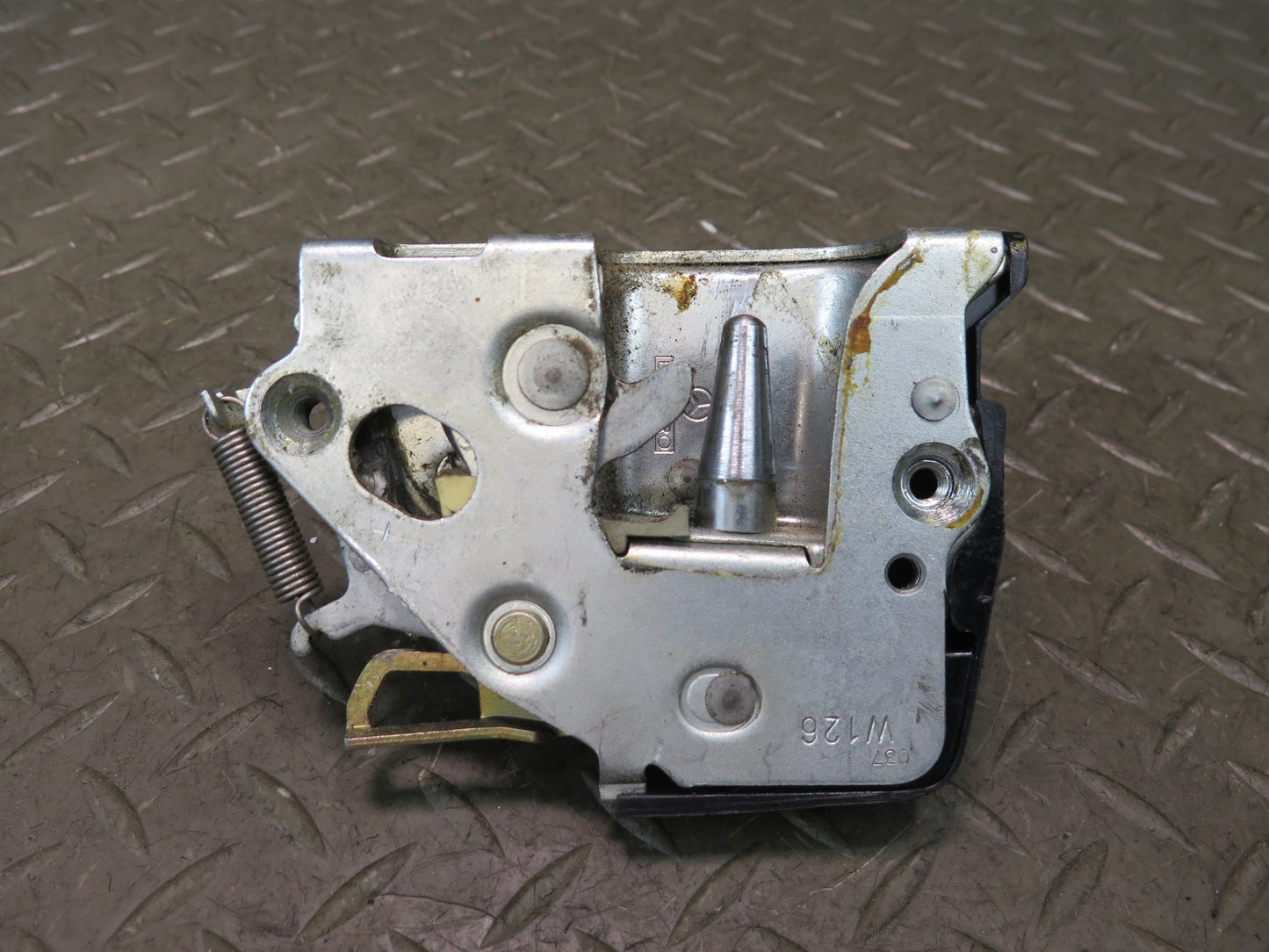 86-91 Mercedes W126 560SEL Front Right Door Lock Latch OEM
