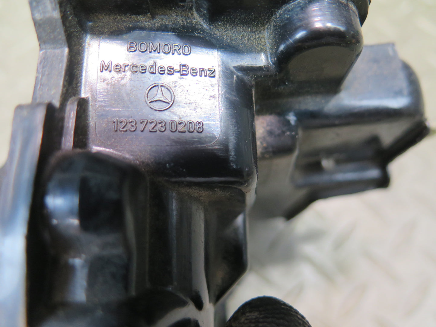 86-91 Mercedes W126 560SEL Front Right Door Lock Latch OEM