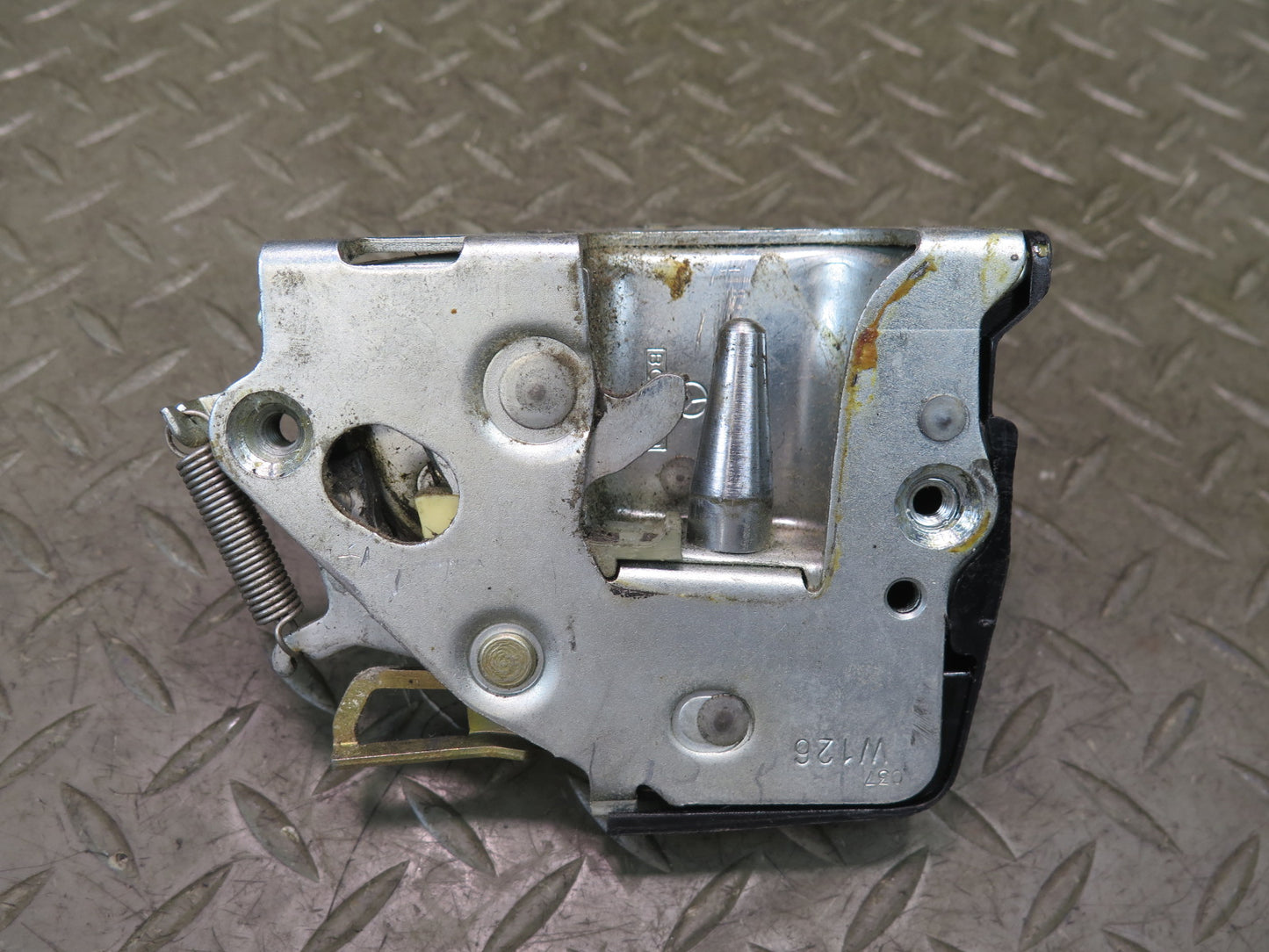 86-91 Mercedes W126 560SEL Front Right Door Lock Latch OEM