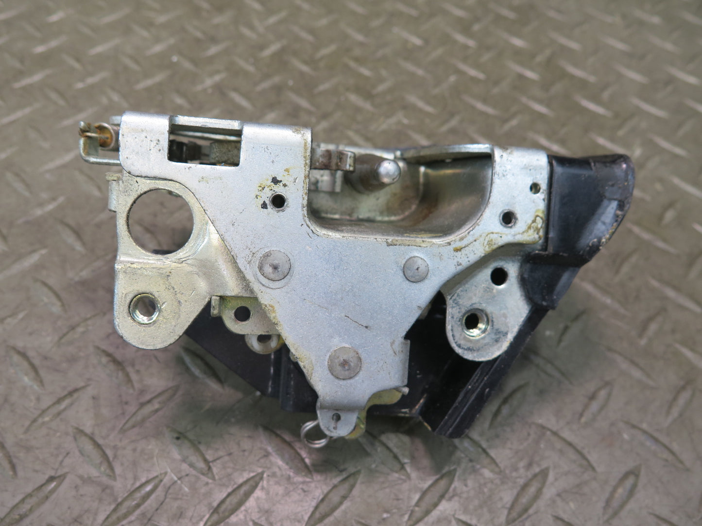 86-91 Mercedes W126 560SEL Rear Left Door Lock Latch 1237330108 OEM