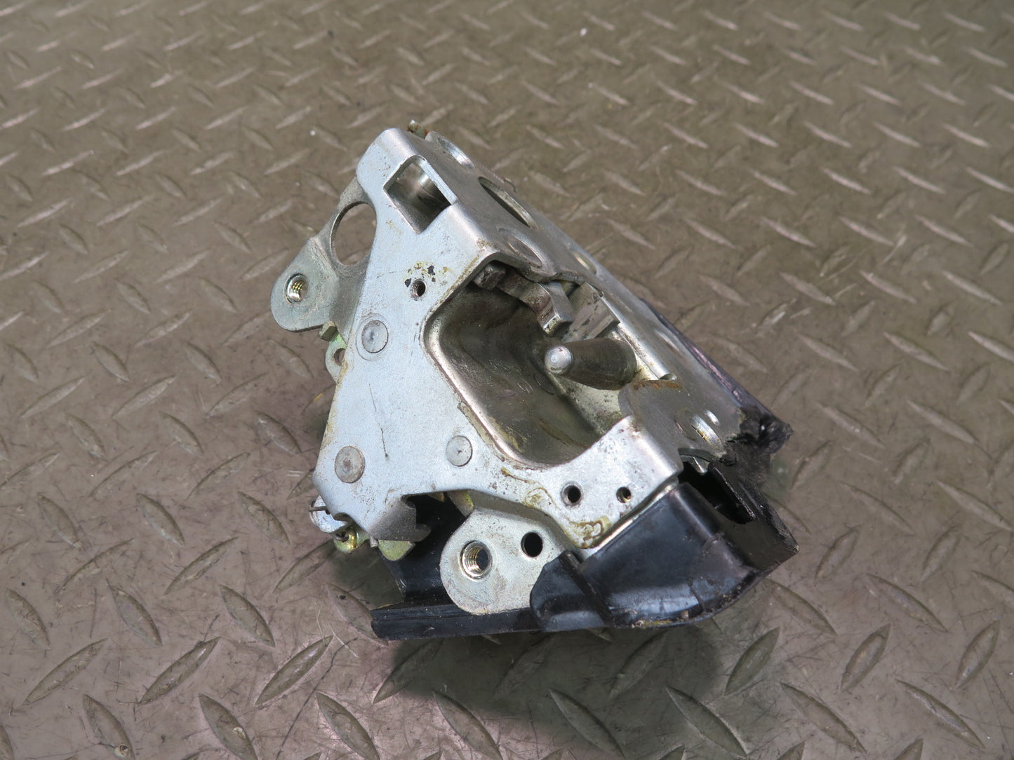 86-91 Mercedes W126 560SEL Rear Left Door Lock Latch 1237330108 OEM