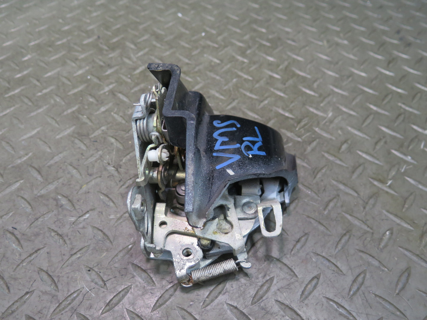 86-91 Mercedes W126 560SEL Rear Left Door Lock Latch 1237330108 OEM