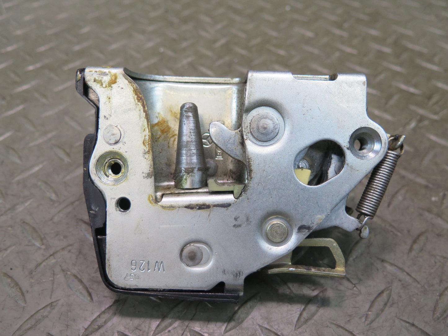 86-91 Mercedes W126 560SEL Front Left Door Lock Latch 1237230108 OEM