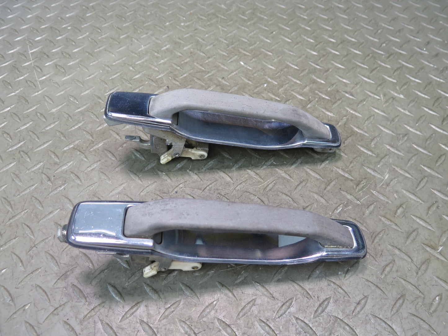 86-91 Mercedes W126 560SEL Sedan Rear Left & Right Door Exterior Handle Set OEM