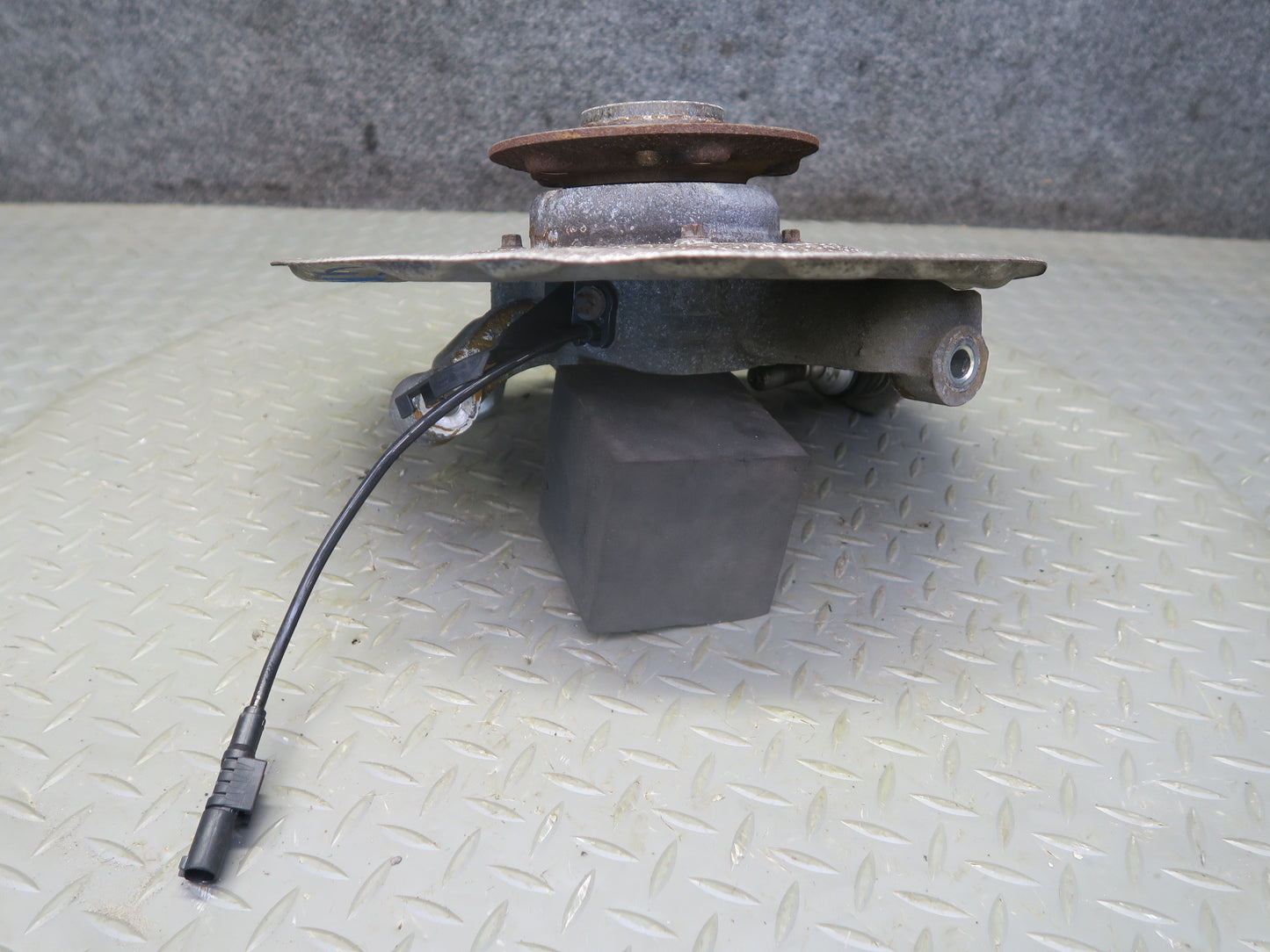 2013-2019 Mercedes X166 GLS450 Rear Right Pass Side Spindle Knuckle Wheel Hub