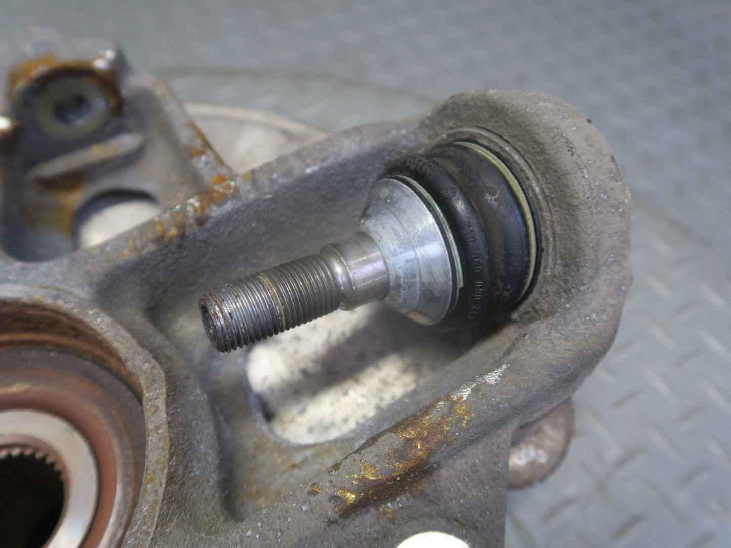 2013-2019 Mercedes X166 GLS450 Rear Right Pass Side Spindle Knuckle Wheel Hub