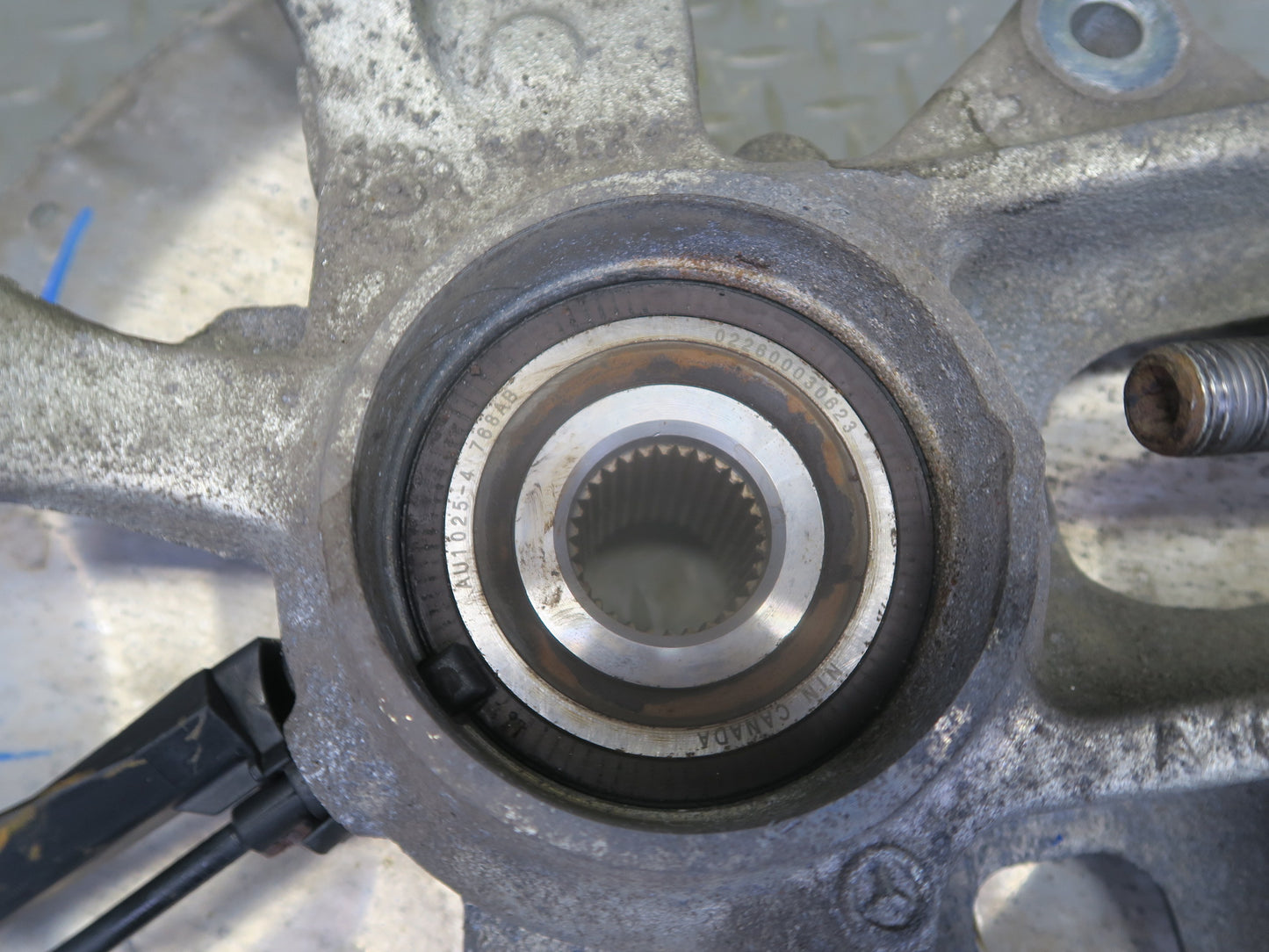 2013-2019 Mercedes X166 GLS450 Rear Left Driver Side Spindle Knuckle Wheel Hub