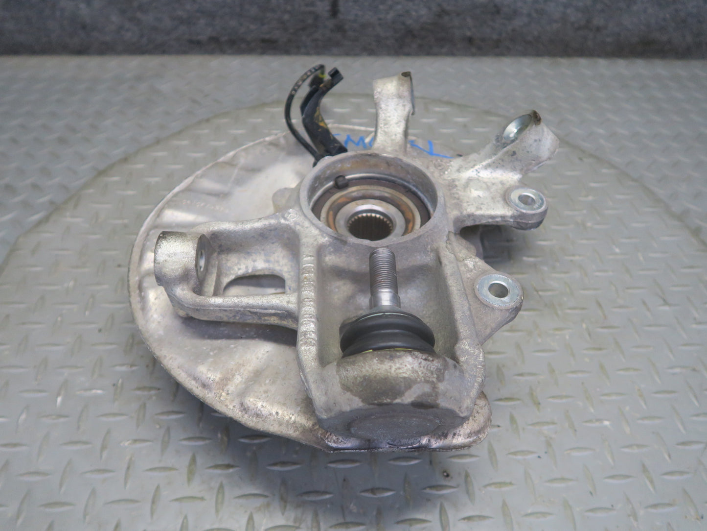 2013-2019 Mercedes X166 GLS450 Rear Left Driver Side Spindle Knuckle Wheel Hub