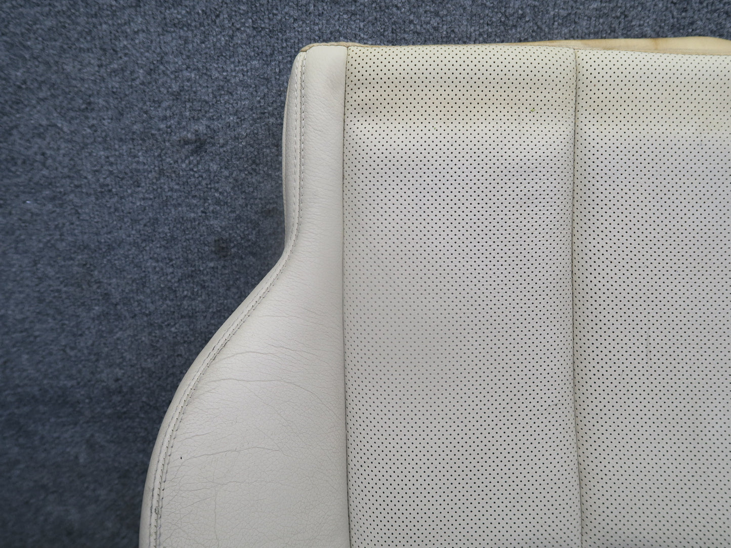 07-08 Mercedes R230 SL550 Front Right Seat Lower Leather Perforated Cushion OEM