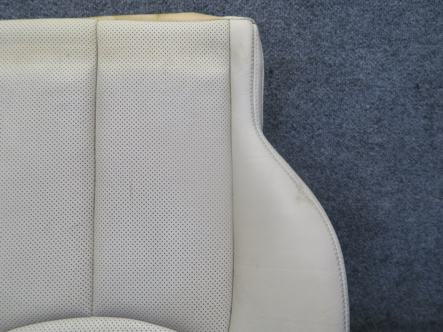 07-08 Mercedes R230 SL550 Front Right Seat Lower Leather Perforated Cushion OEM