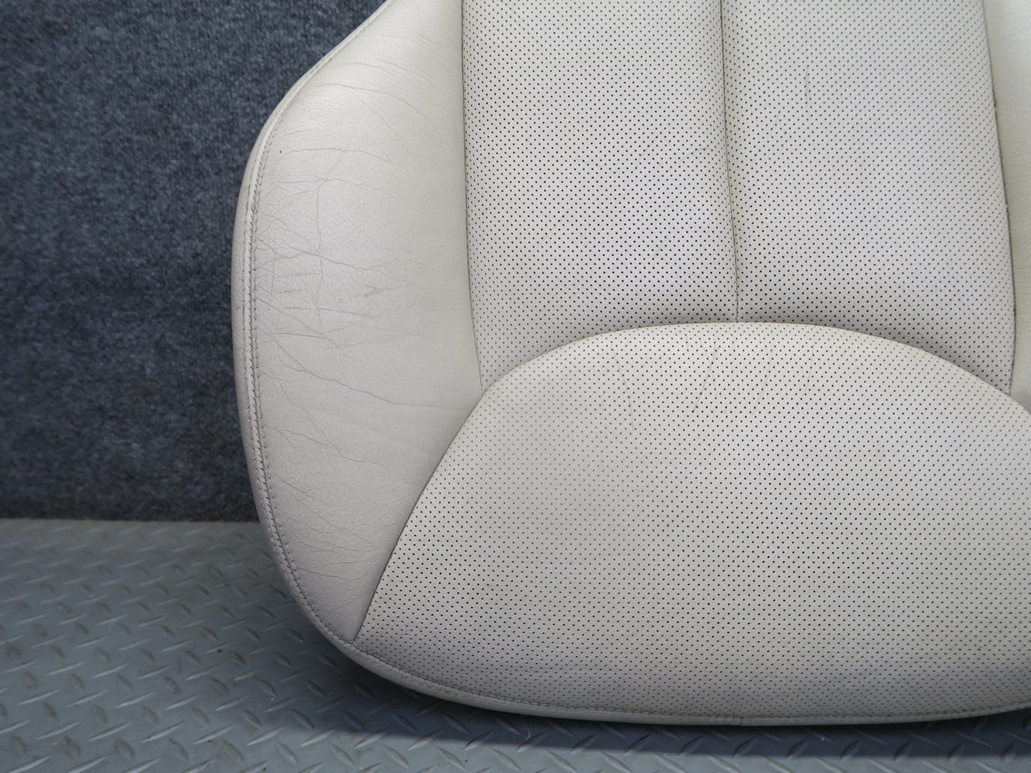 07-08 Mercedes R230 SL550 Front Right Seat Lower Leather Perforated Cushion OEM