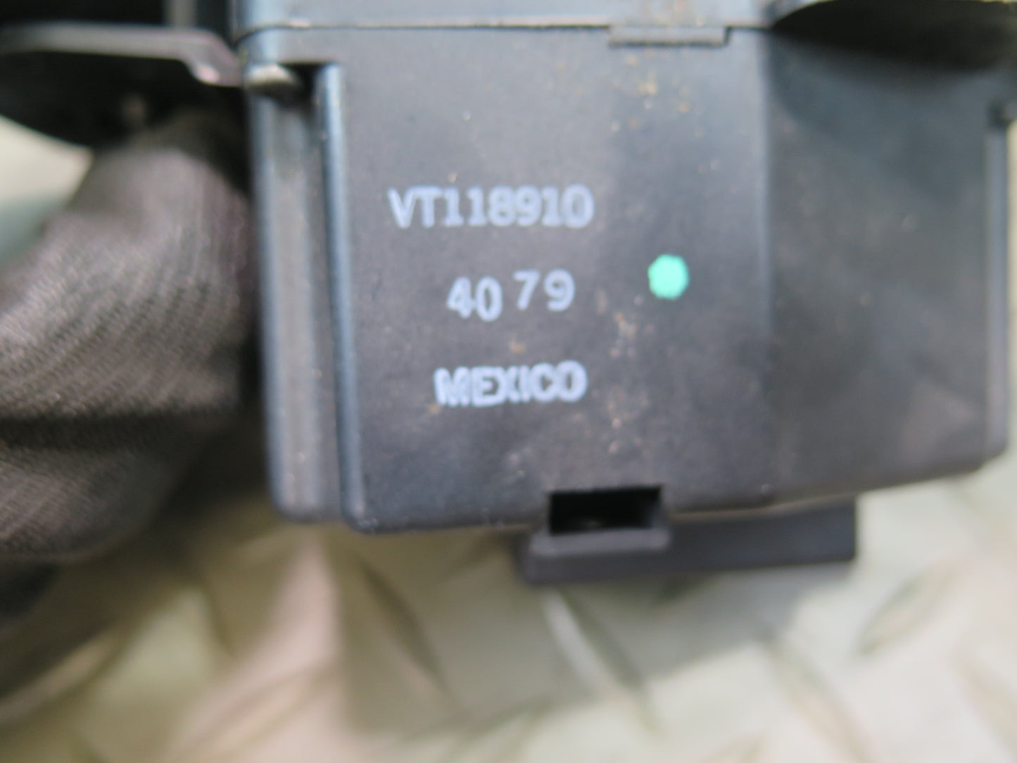 03-06 Chevrolet SSR Dashboard Dash Left Headlight Control Switch OEM
