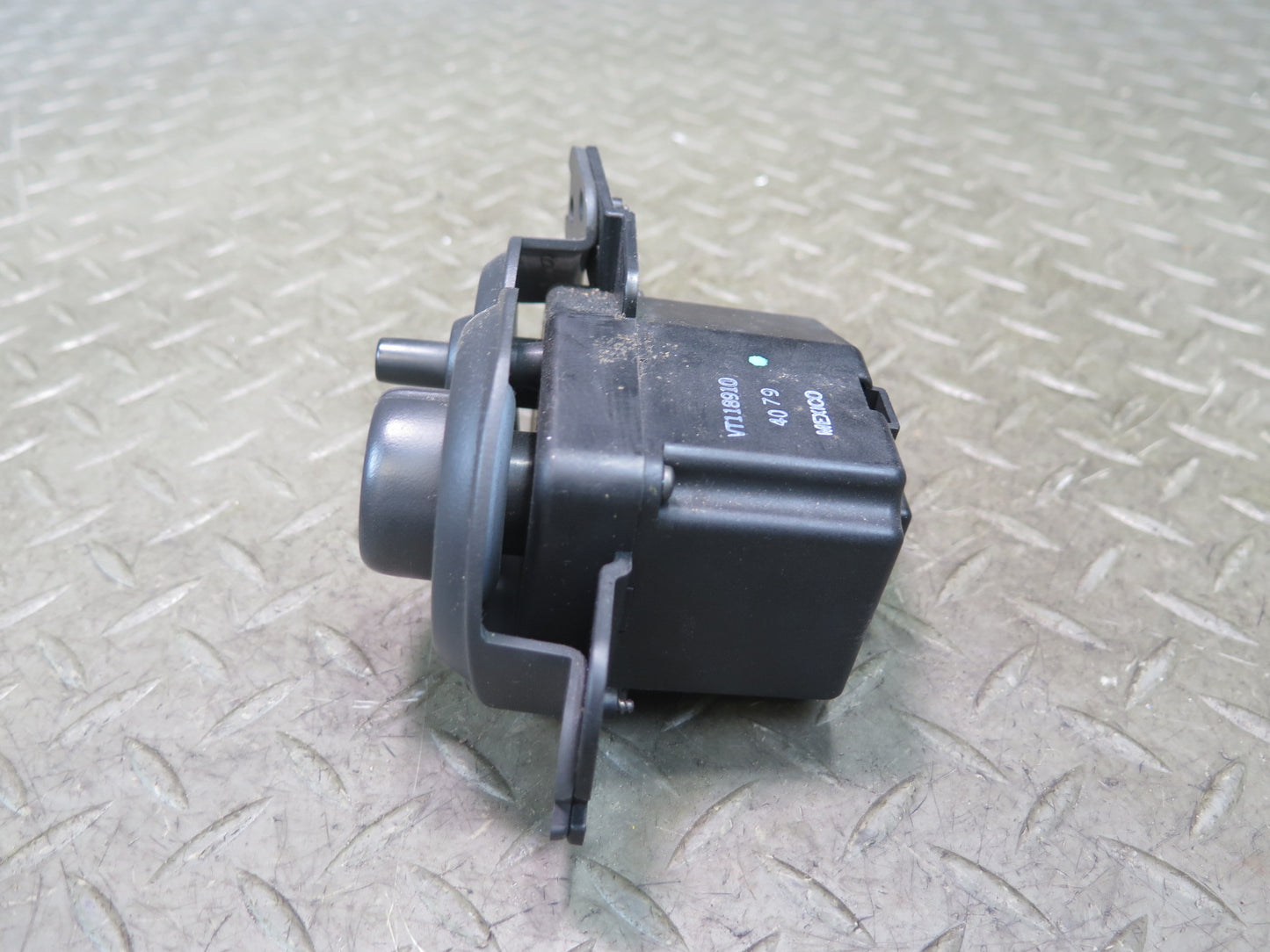 03-06 Chevrolet SSR Dashboard Dash Left Headlight Control Switch OEM