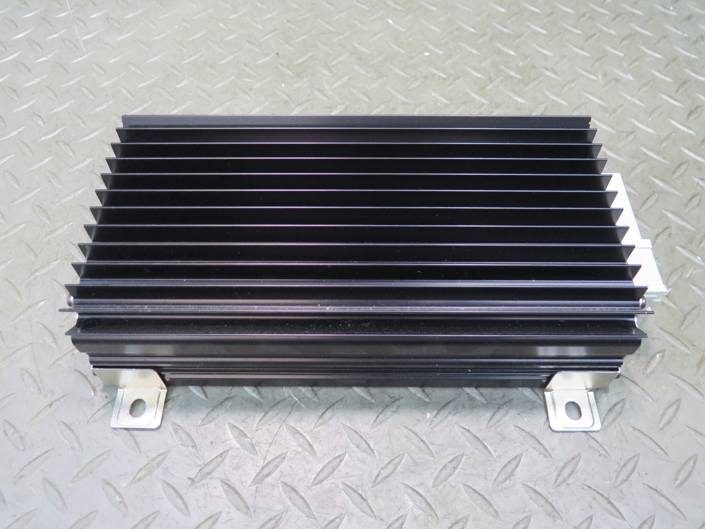 03-06 Chevrolet SSR Bose Radio Speaker Amplifier 15142743 OEM