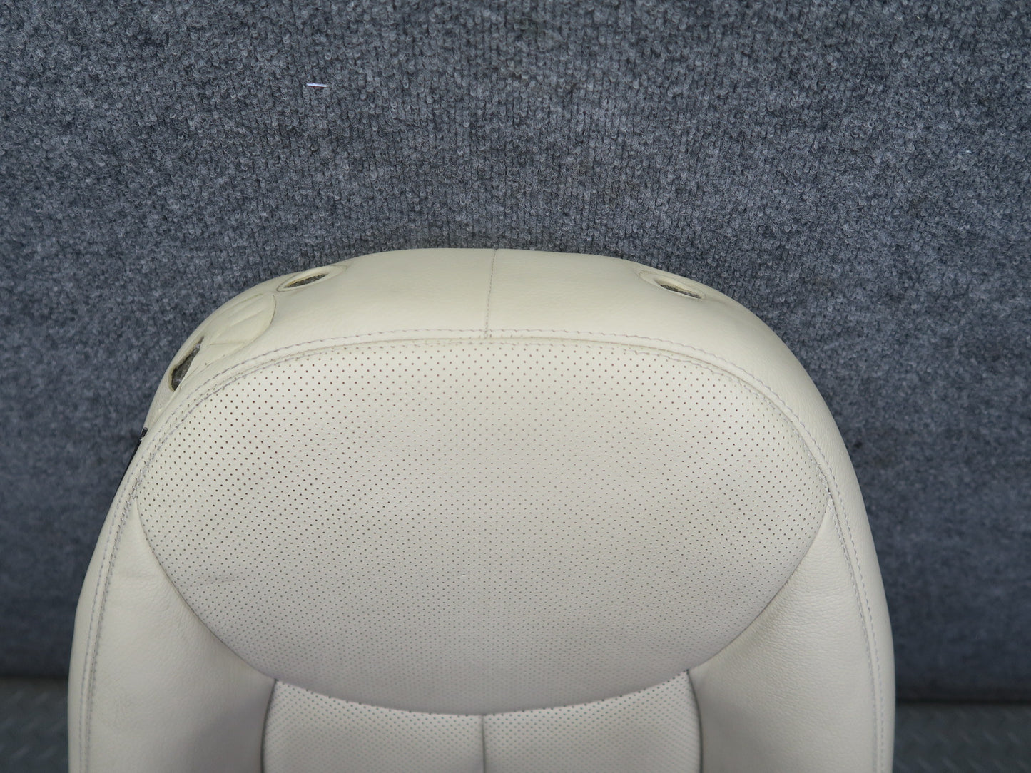 07-08 Mercedes R230 SL550 Front Right Seat Upper Perforated Leather Cushion OEM