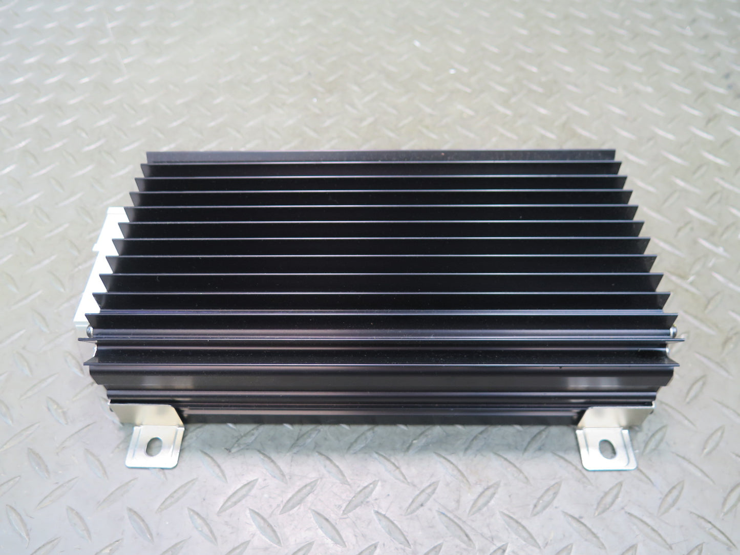 03-06 Chevrolet SSR Bose Radio Speaker Amplifier 15142743 OEM